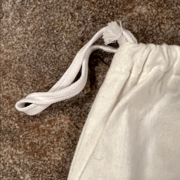 Banana Republic Extra Large Whute Flannel Drawstring Dust Bag - Picture 2 of 7